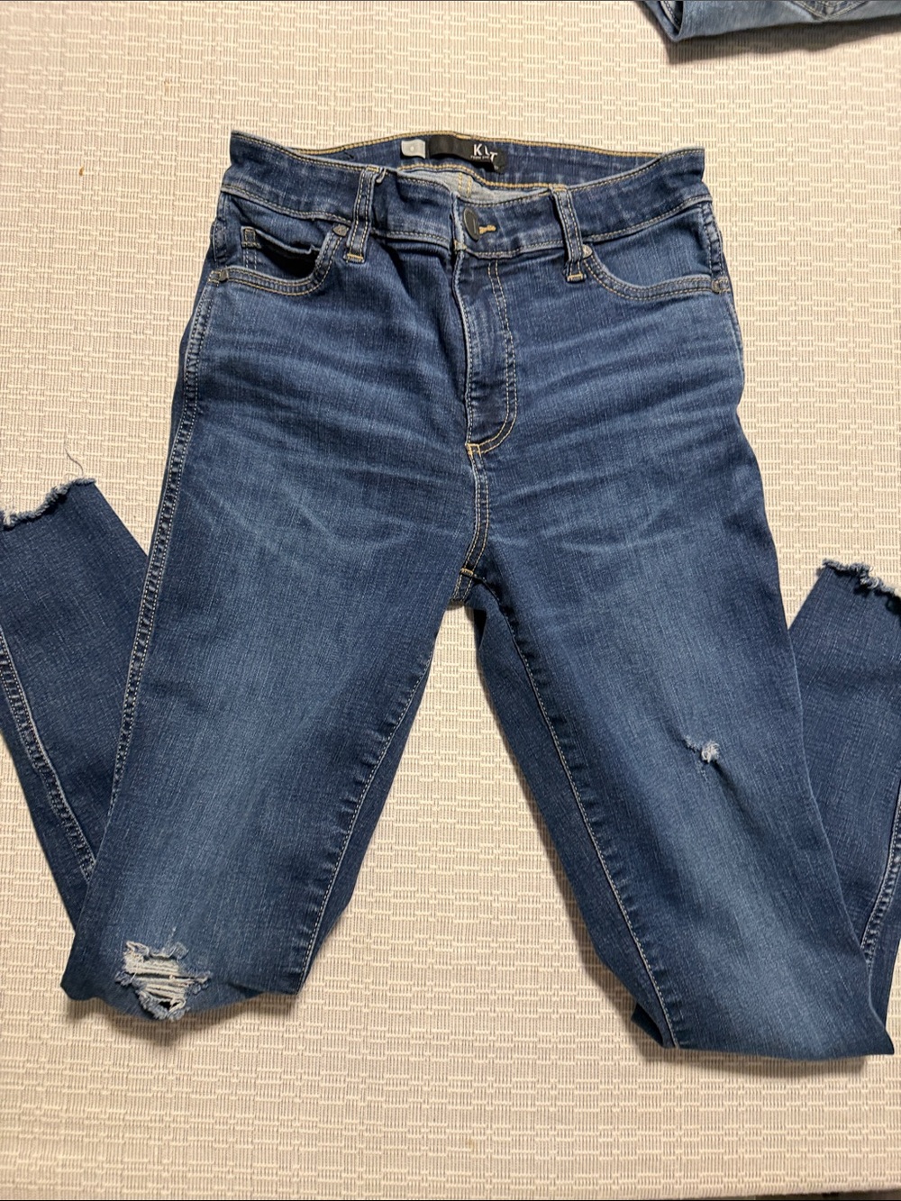 Kut from the Kloth Women's Medium Wash Blue Distressed Skinny Jeans